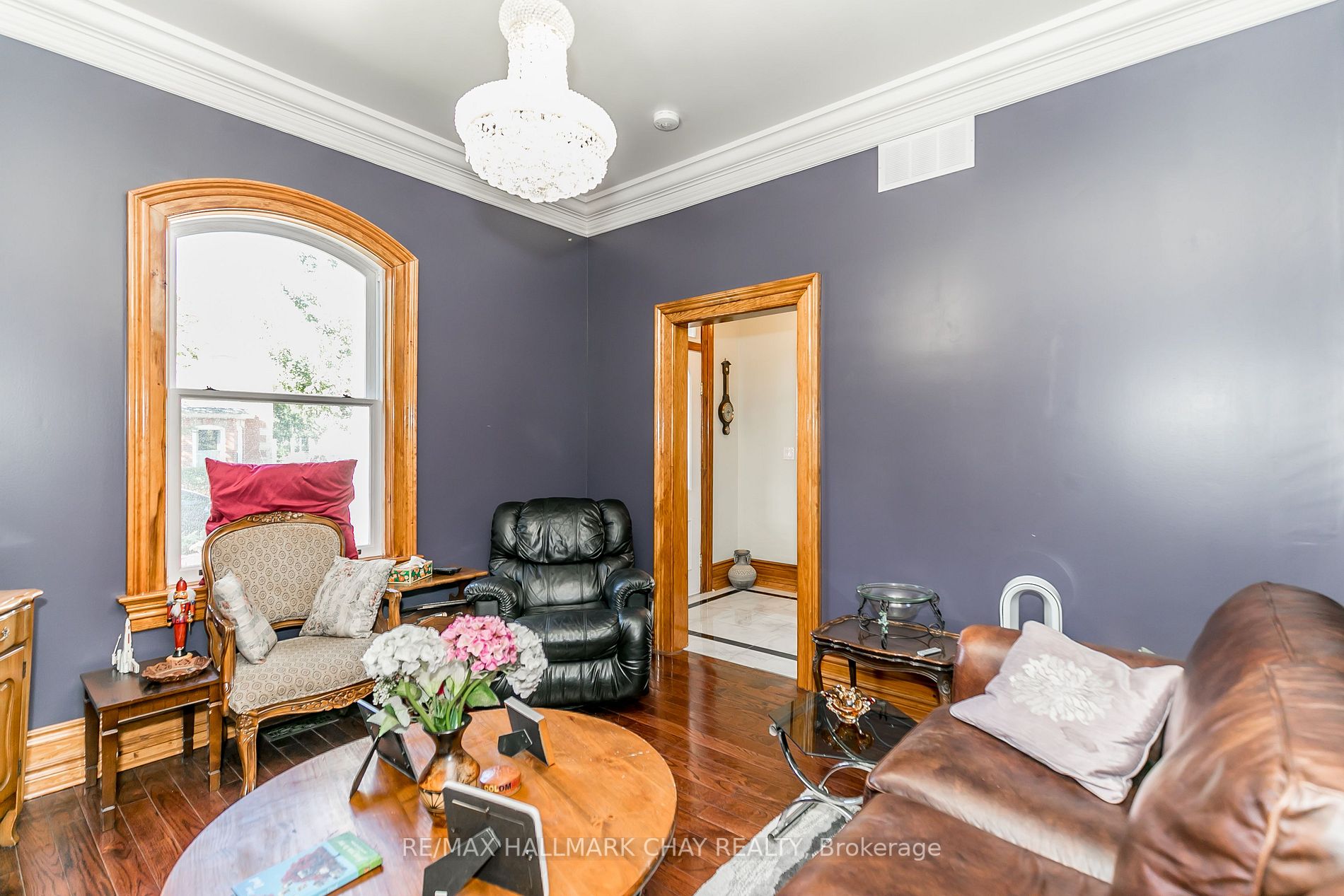87 Owen St