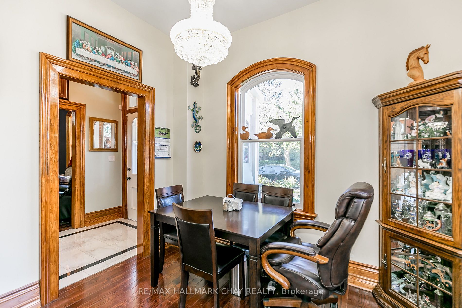 87 Owen St