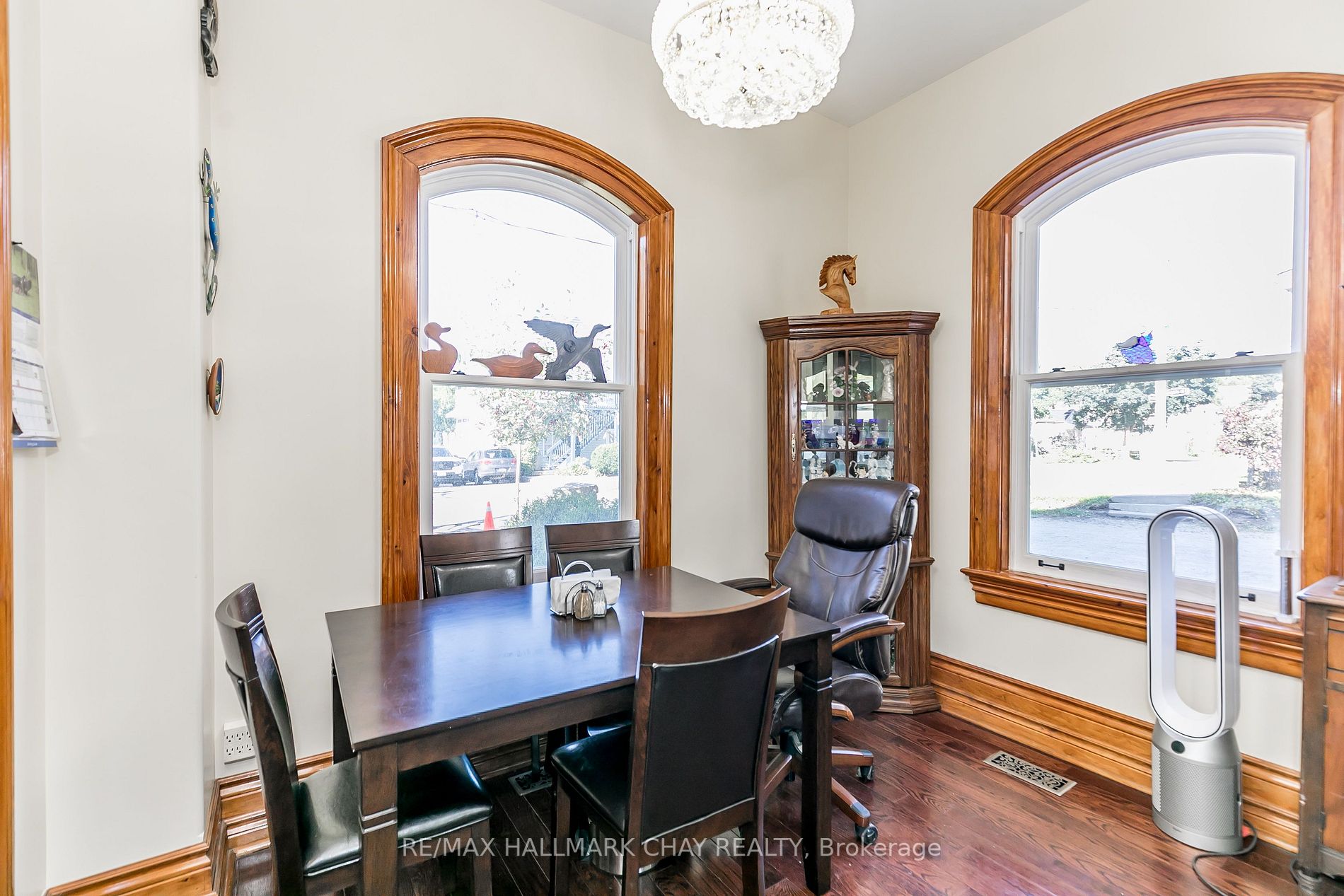 87 Owen St