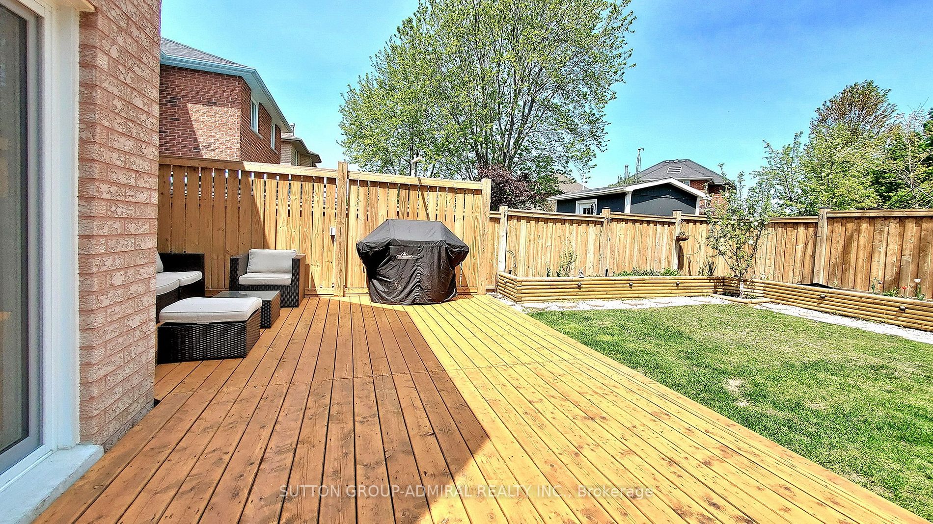 60 Taylor Dr