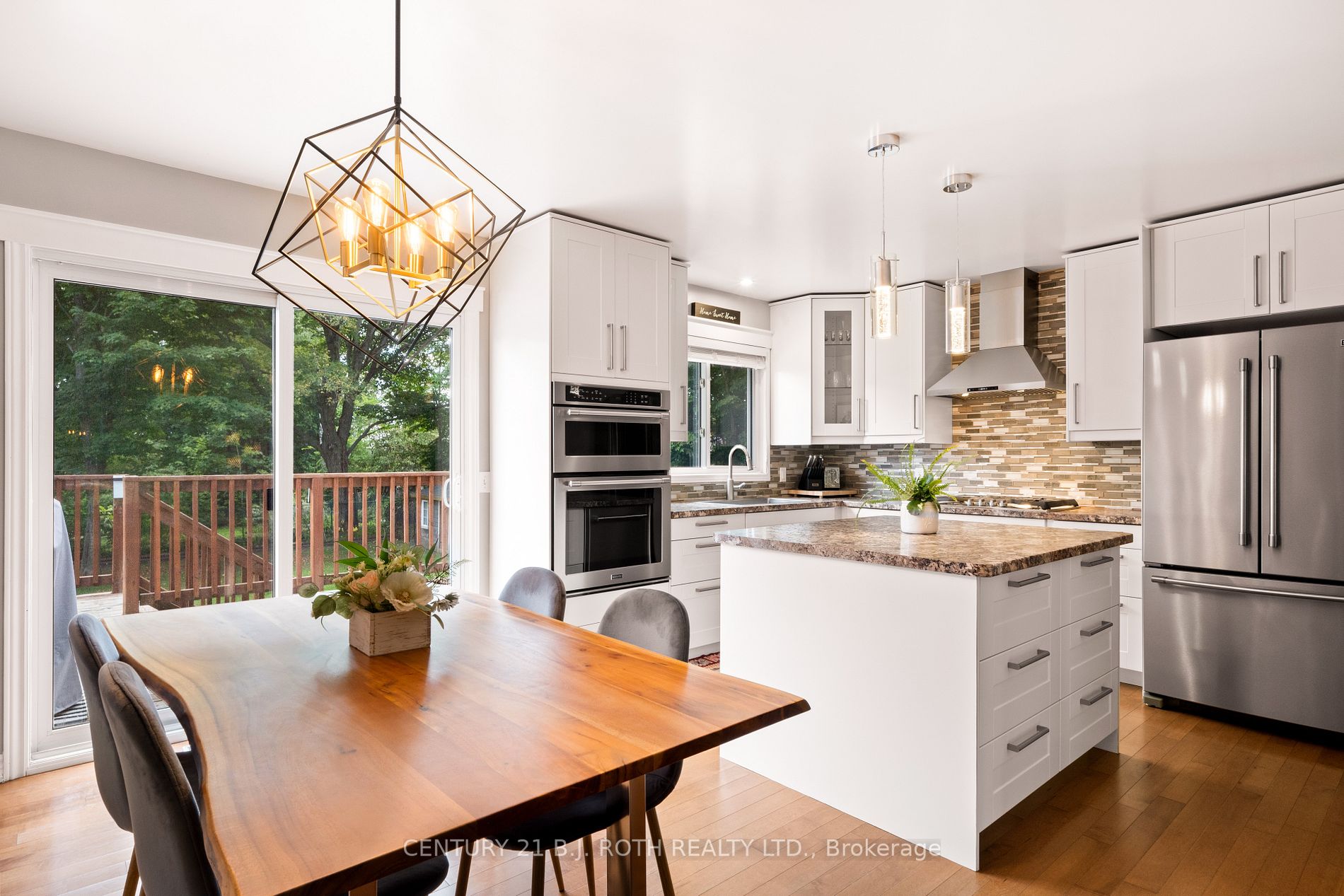 229 Moonstone Rd E
