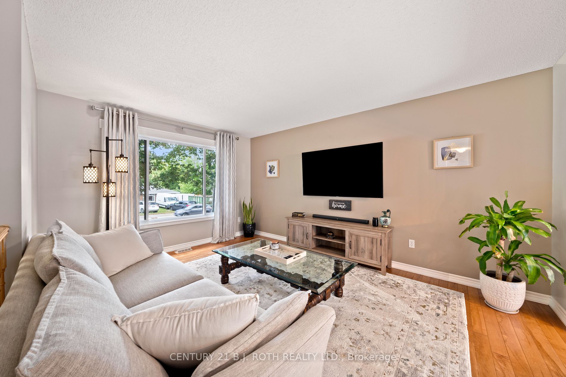 229 Moonstone Rd E