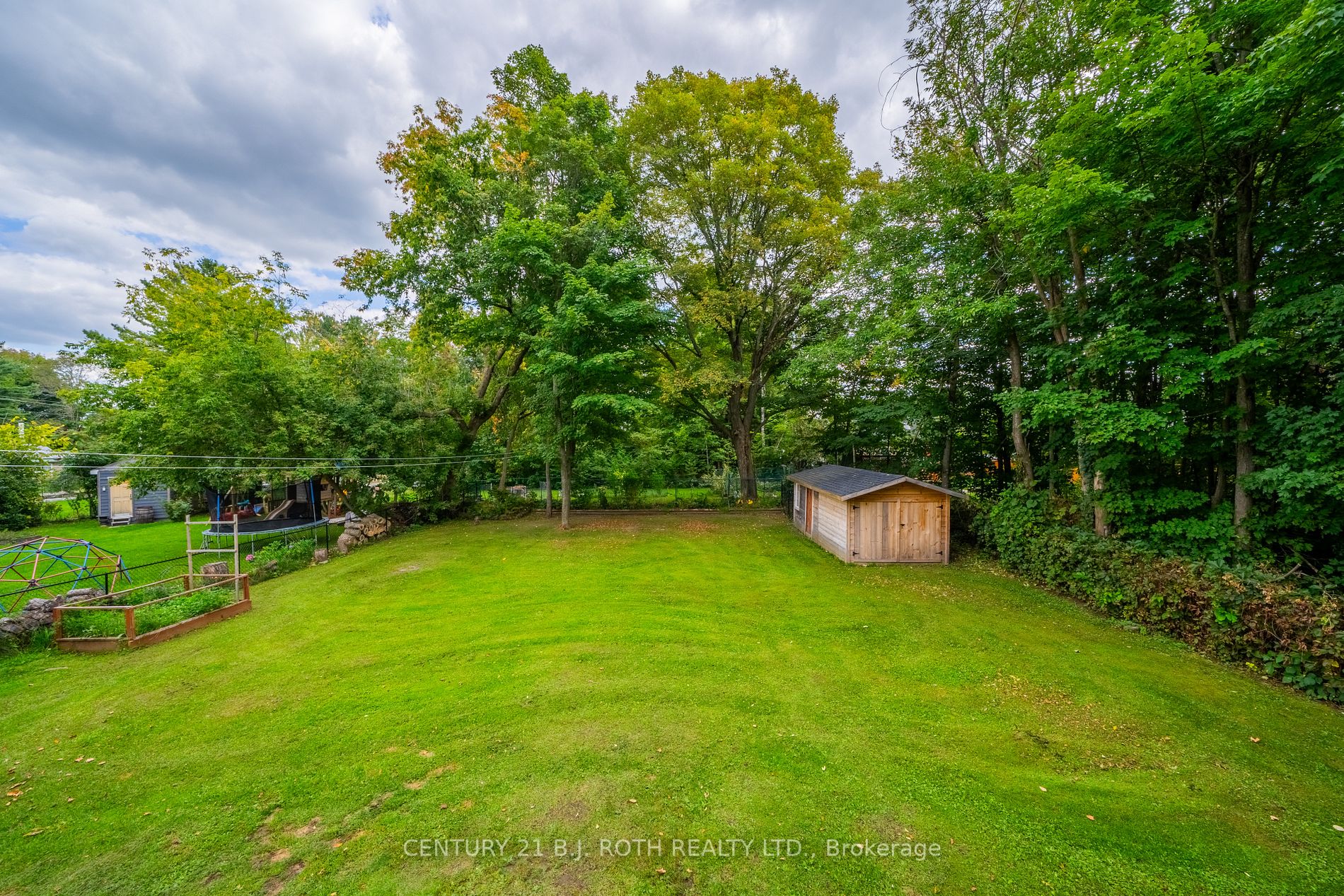 229 Moonstone Rd E