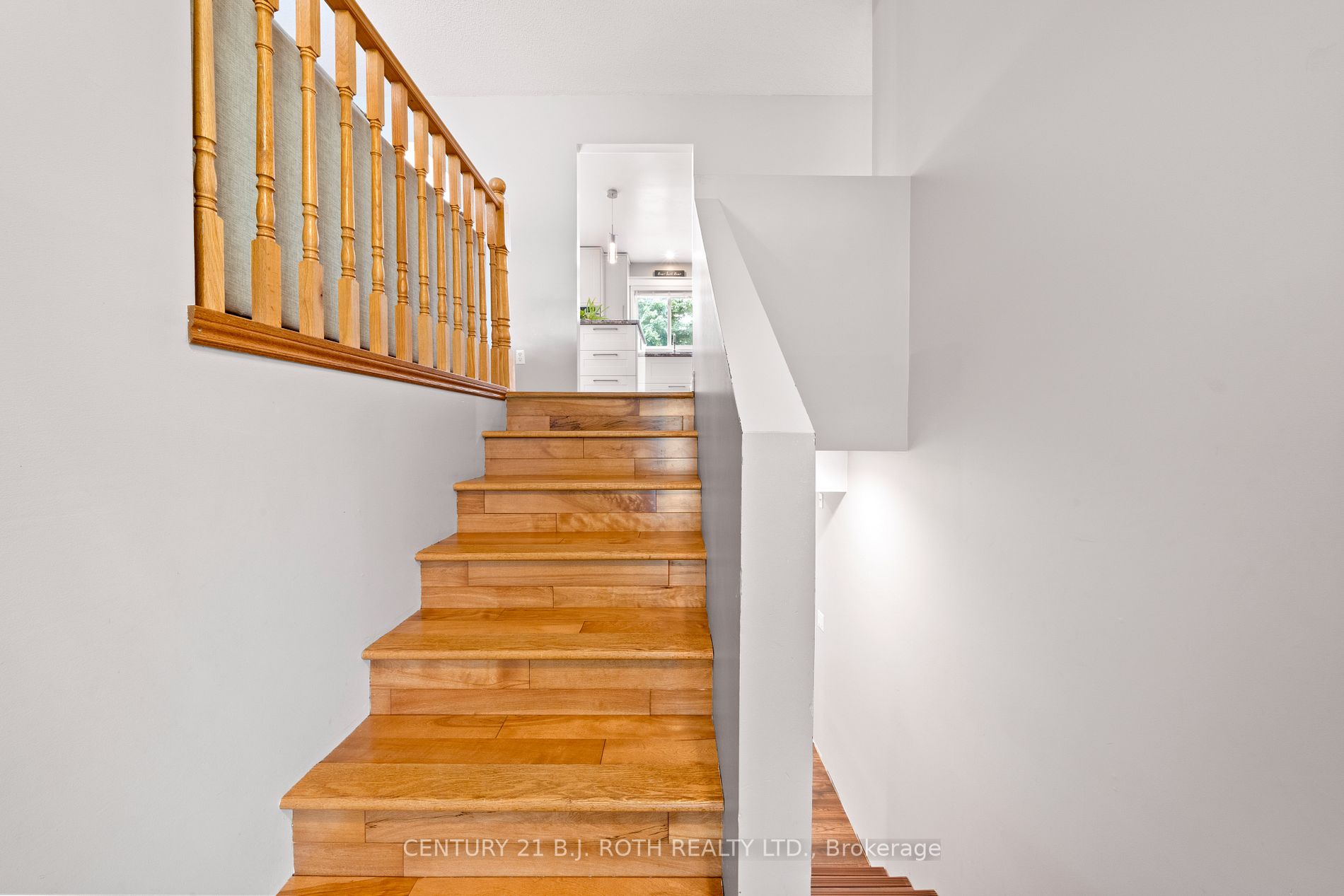 229 Moonstone Rd E