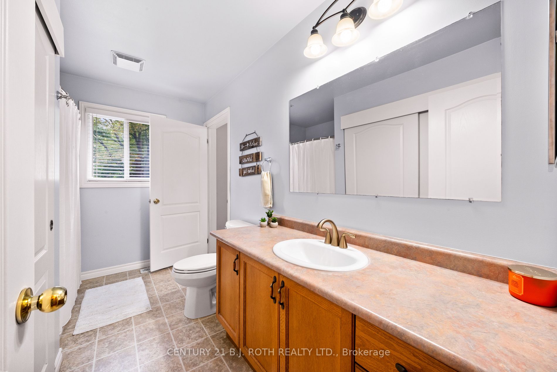 229 Moonstone Rd E