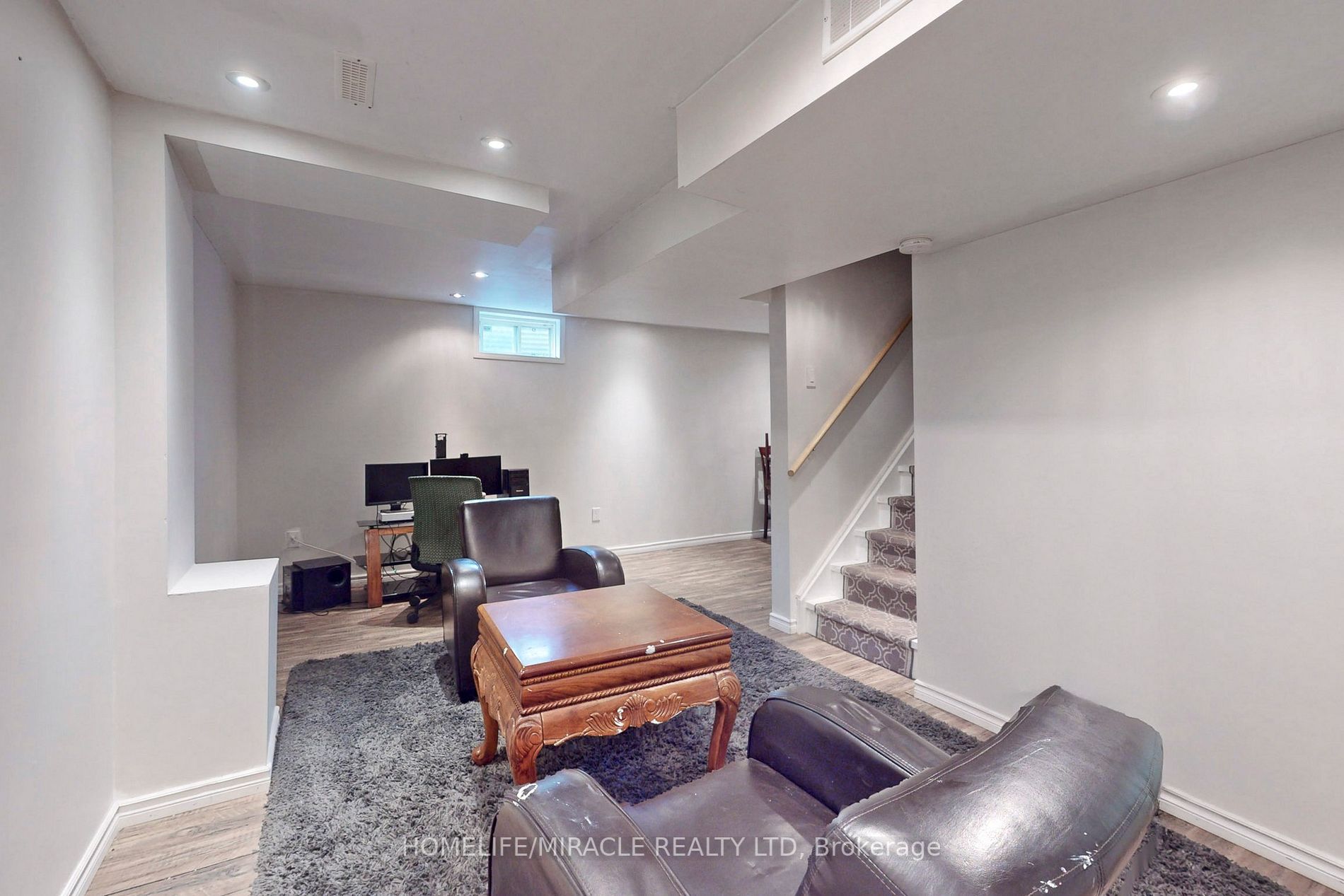 104 Thrushwood Dr