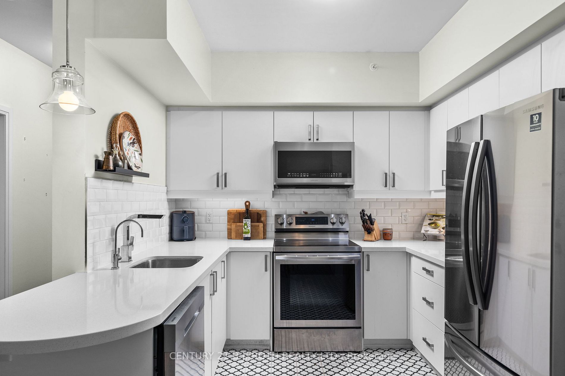 304 Essa Rd, #310