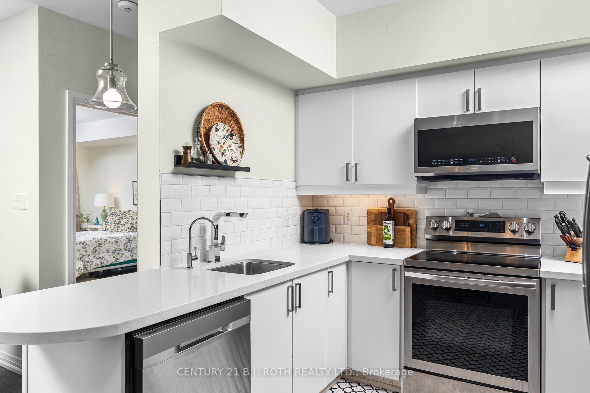 304 Essa Rd, #310