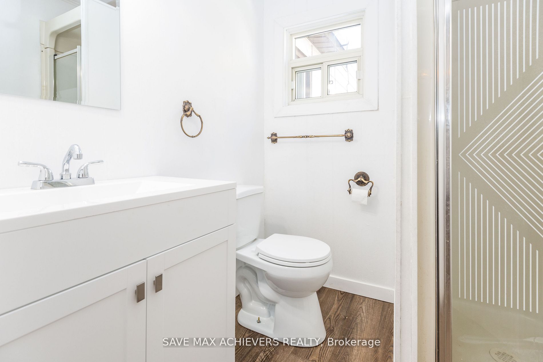 10 Sandra Dr