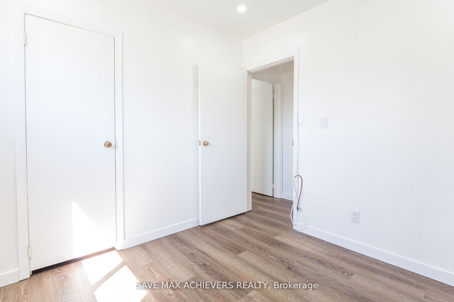 10 Sandra Dr