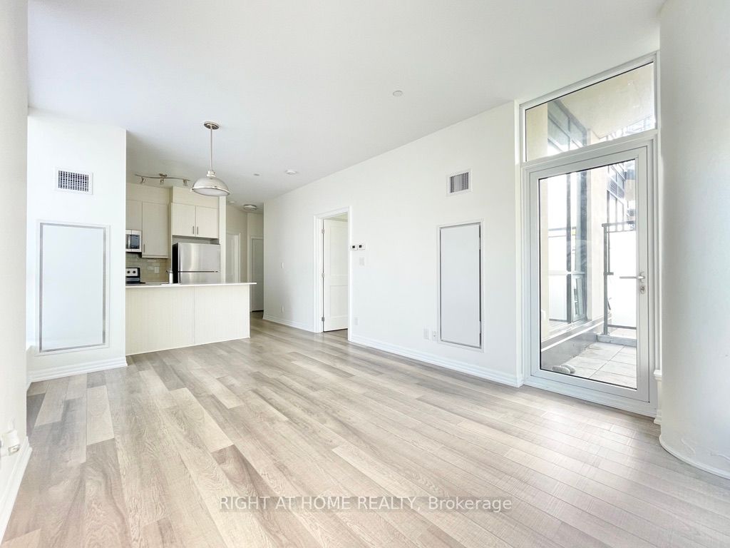 111 Worsley St, #303