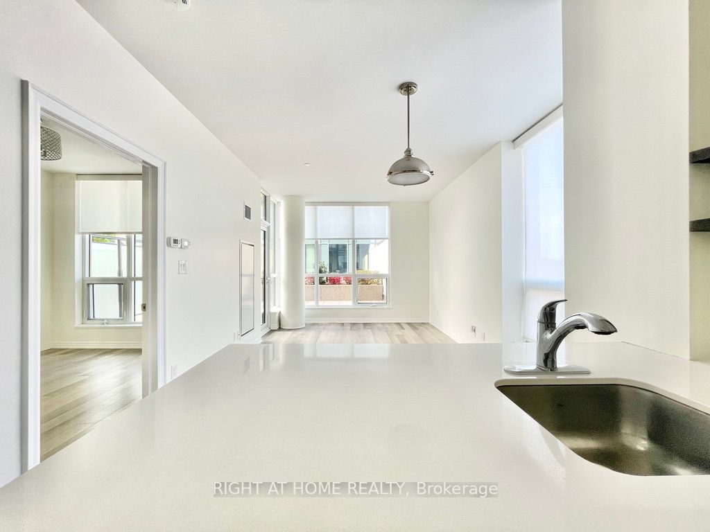 111 Worsley St, #303