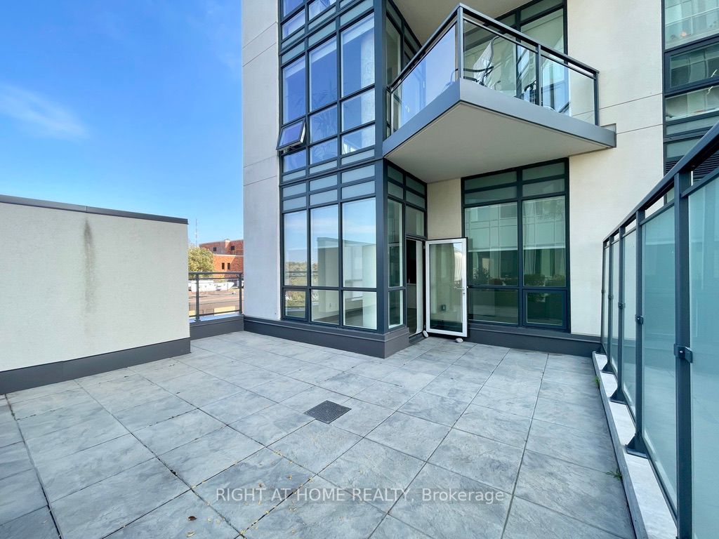 111 Worsley St, #303