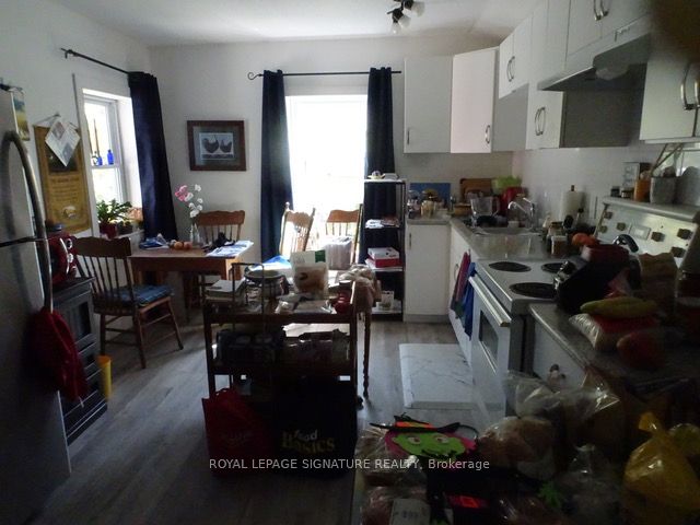 119 Albert St S