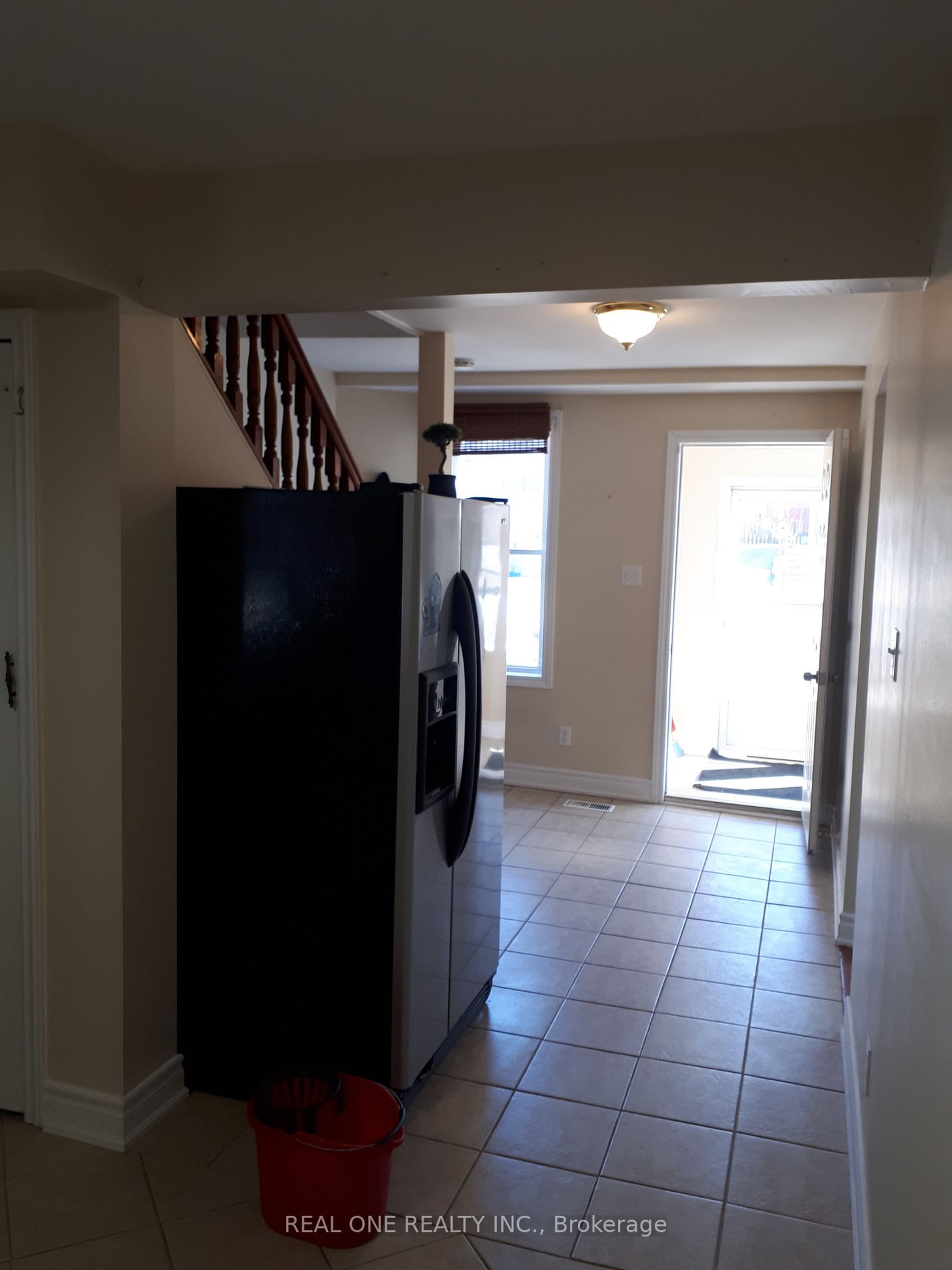96 John St N