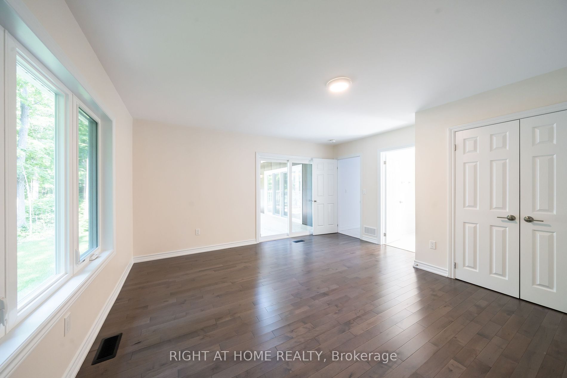 6 Ojibway Crt
