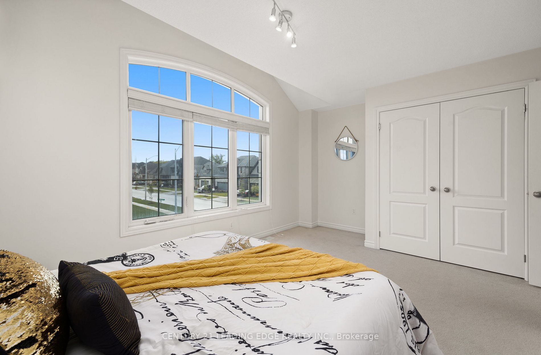 71 KIRBY Avenue