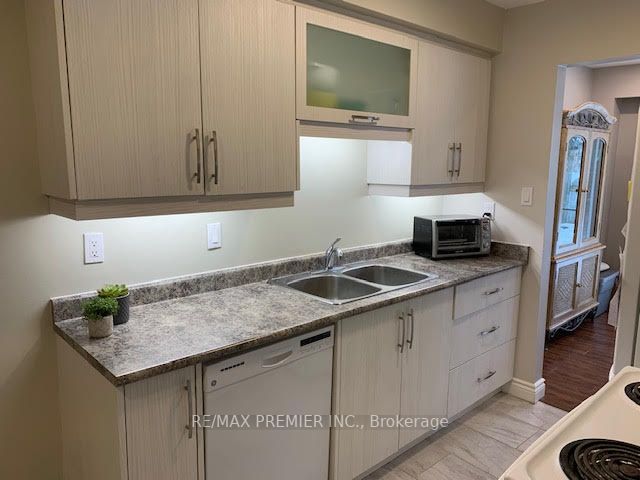 2 Bernick Dr, #23