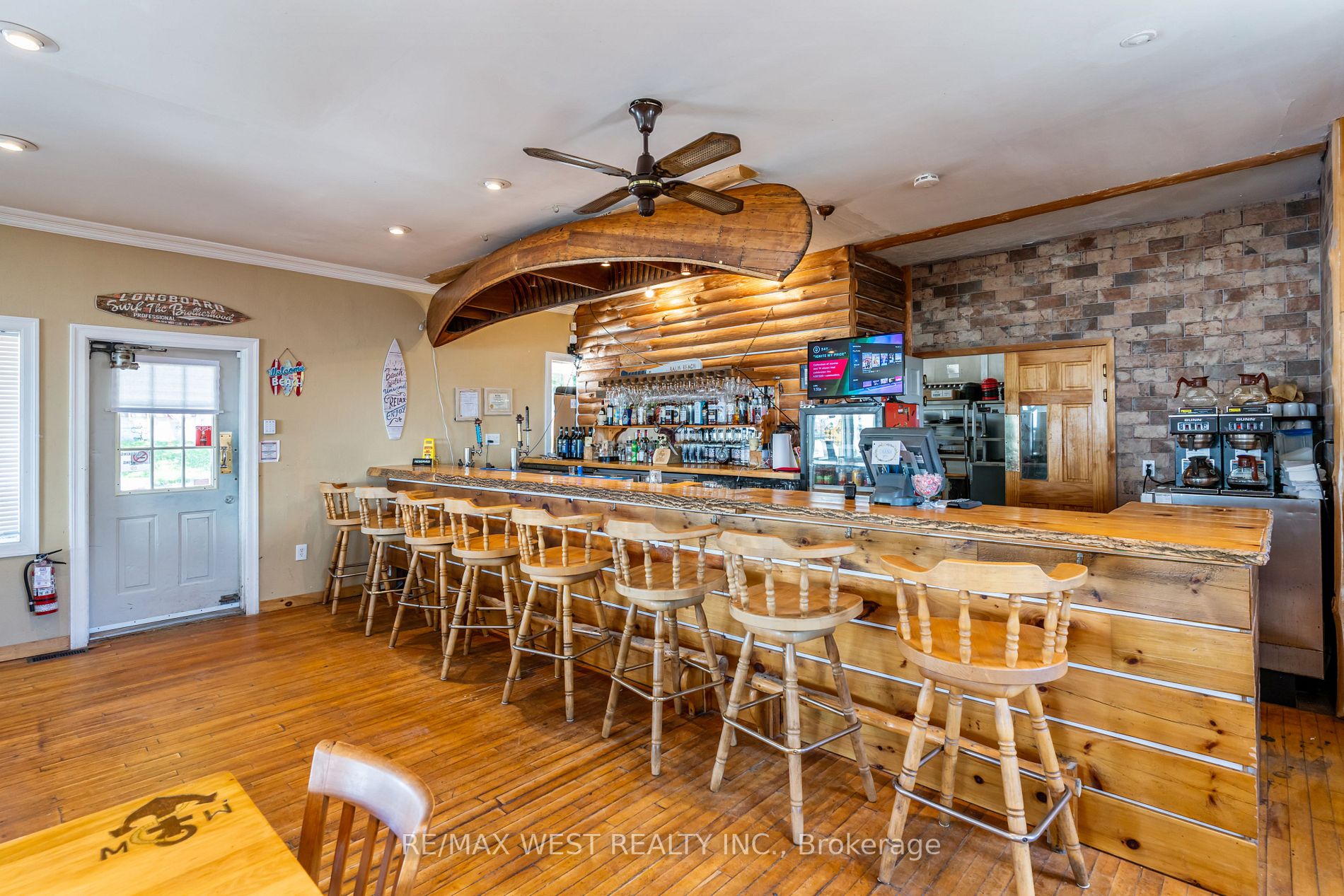 396 Balm Beach Rd W
