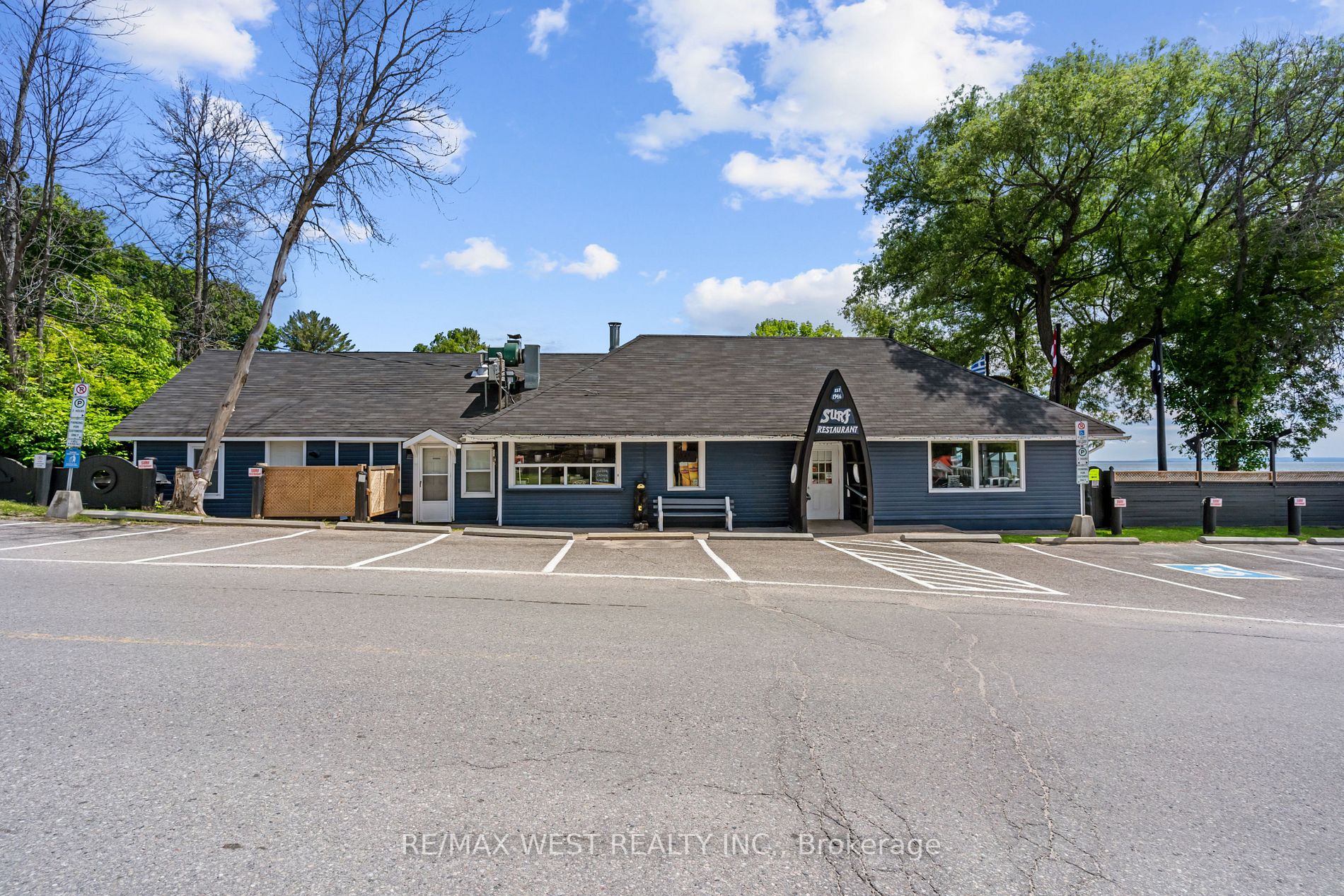 396 Balm Beach Rd W