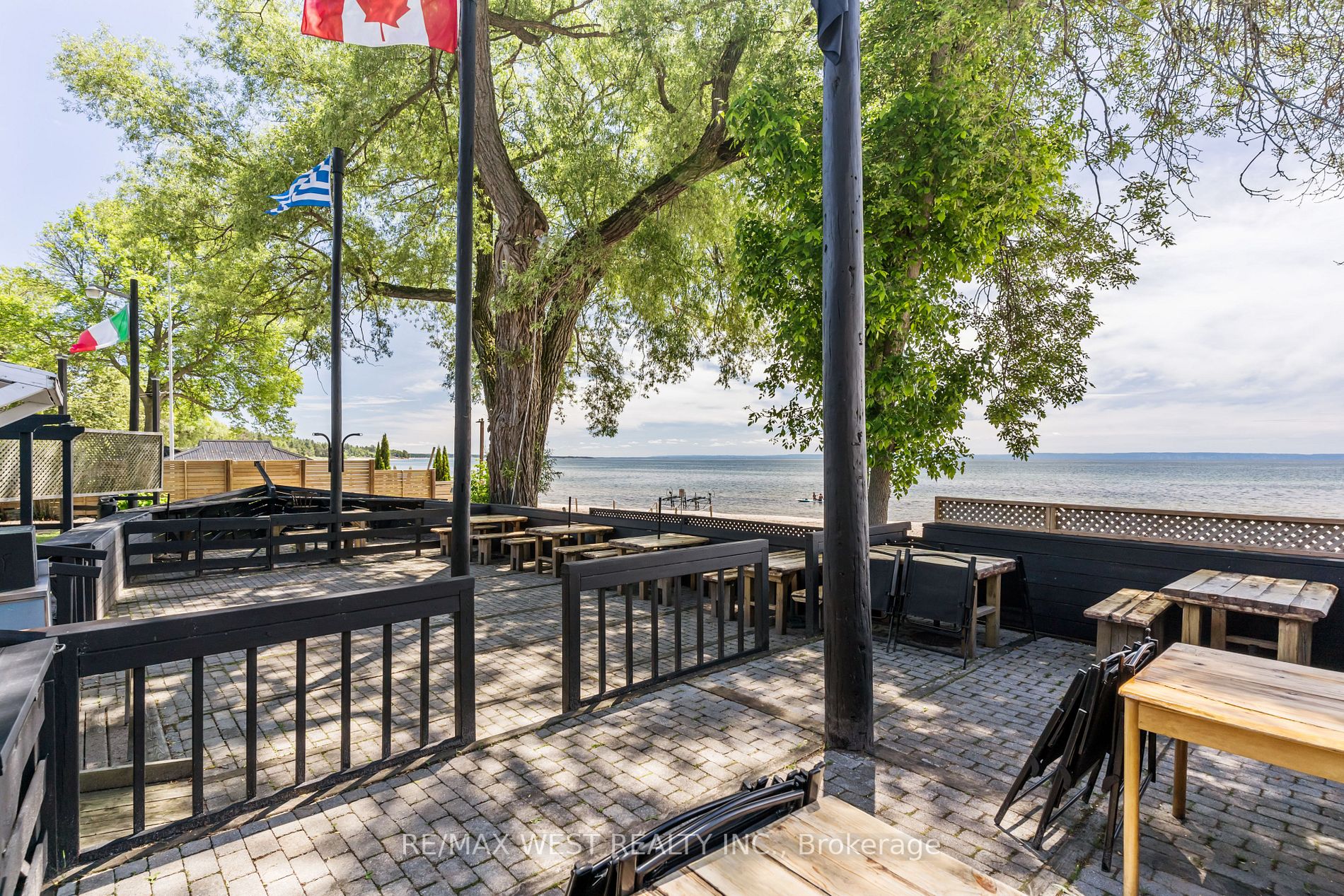 396 Balm Beach Rd W
