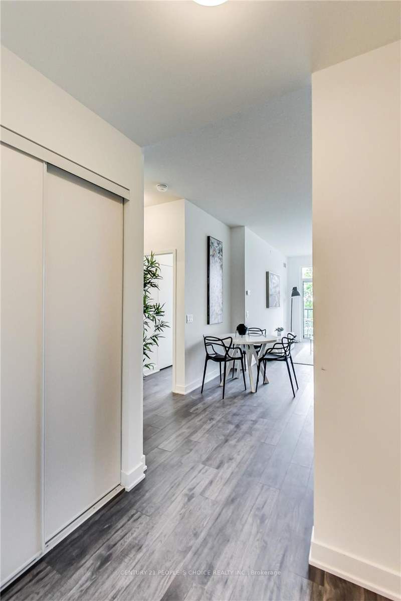 681 Yonge St, #528