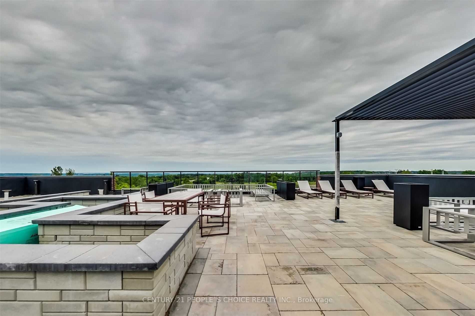 681 Yonge St, #528