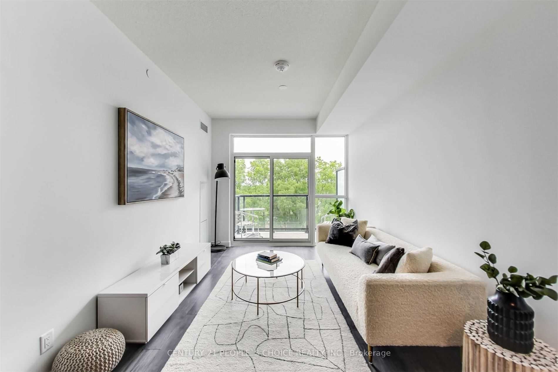 681 Yonge St, #528
