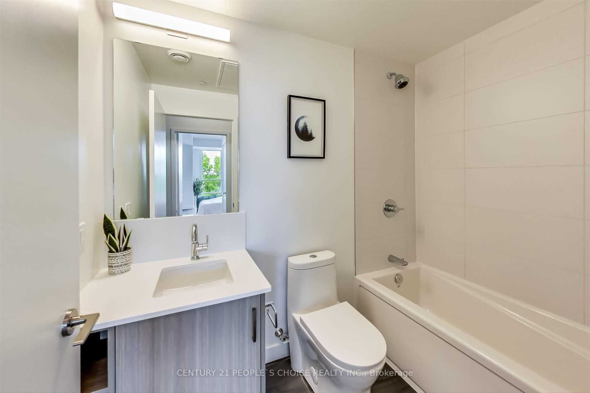681 Yonge St, #528
