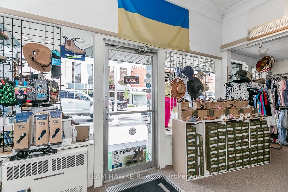 261 King St
