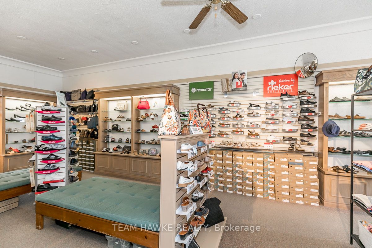 261 King St