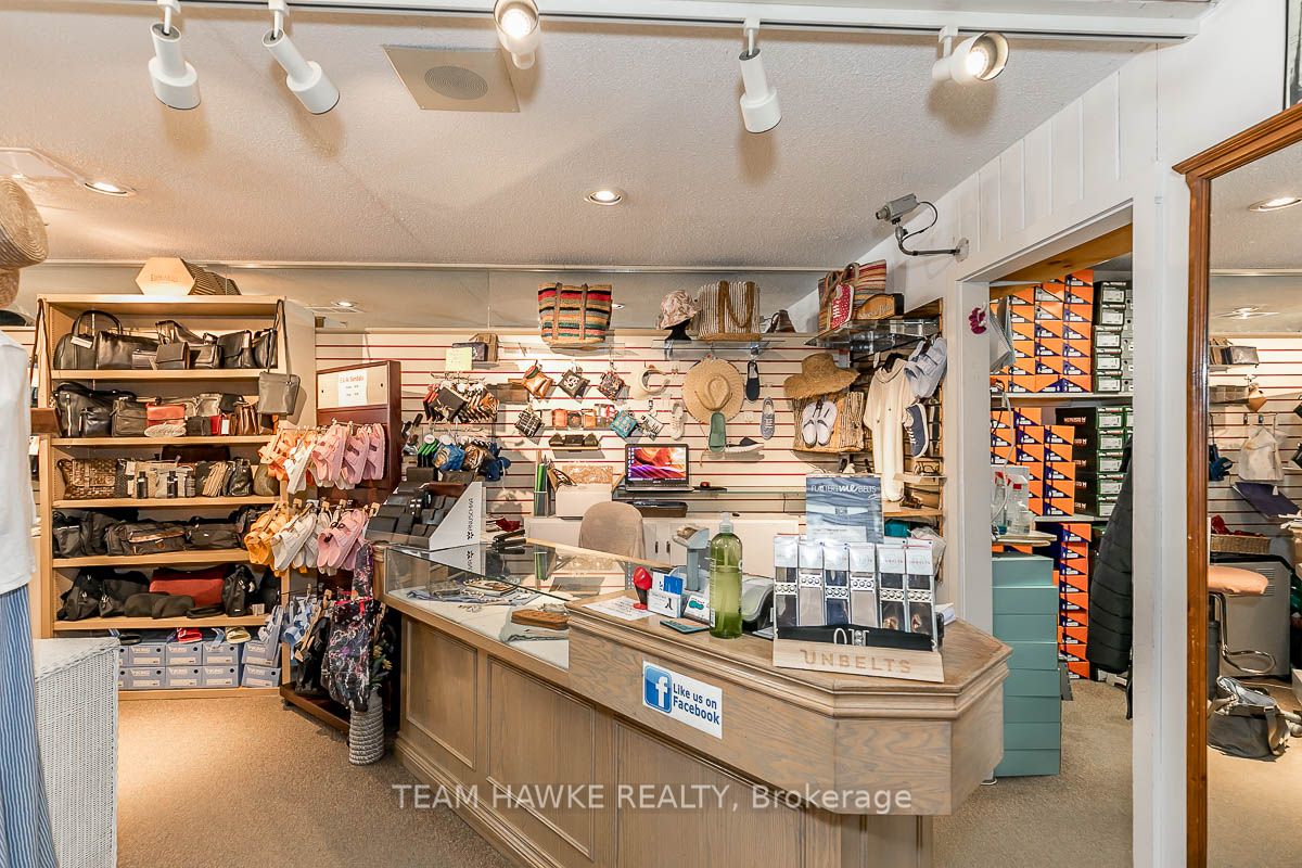261 King St