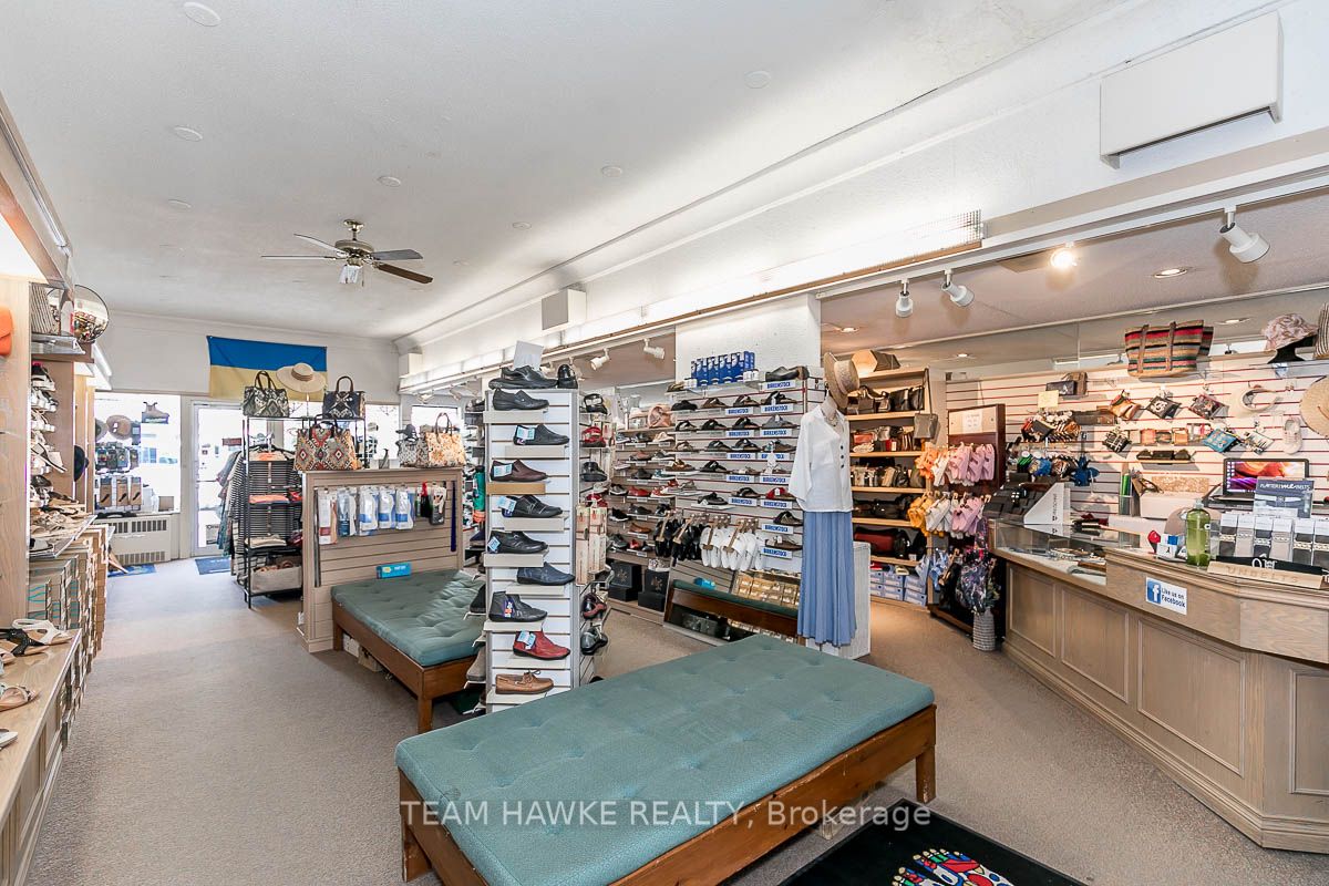 261 King St