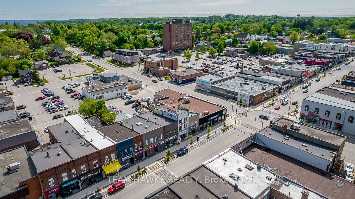 261 King St