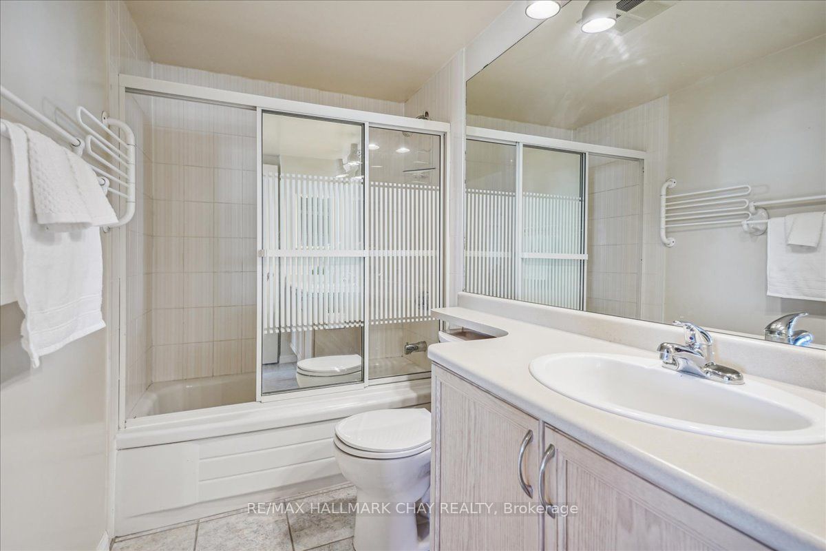 65 Ellen St, #211