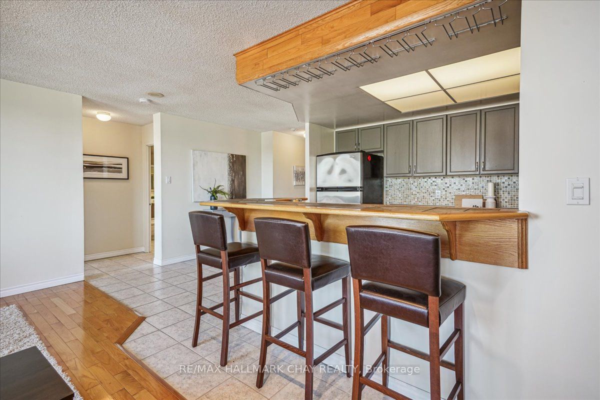65 Ellen St, #211