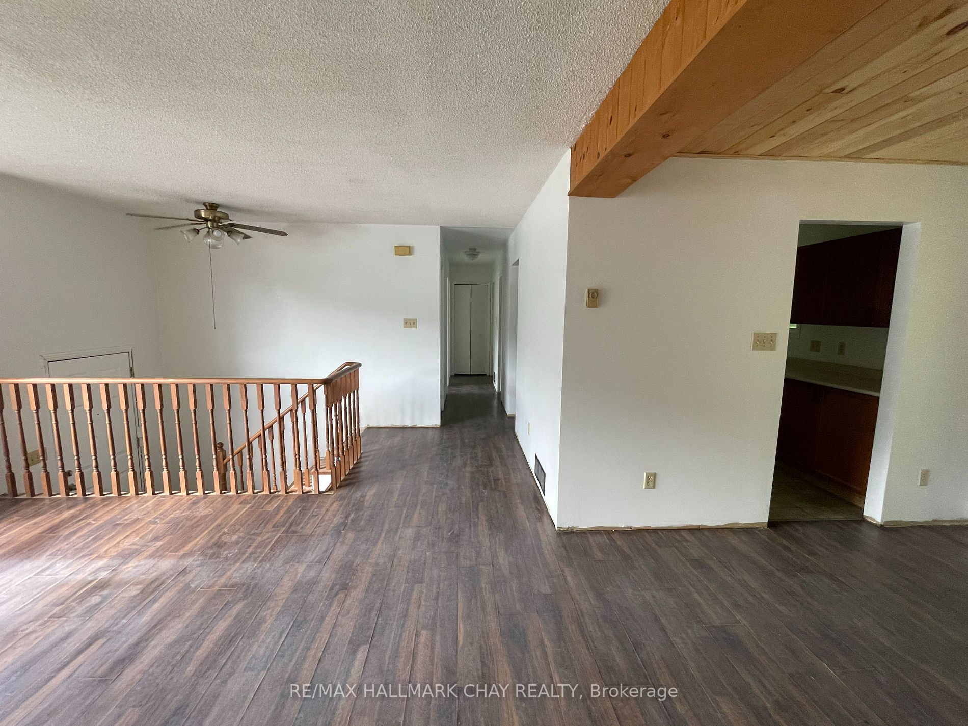 9555 Provincial Hwy 11