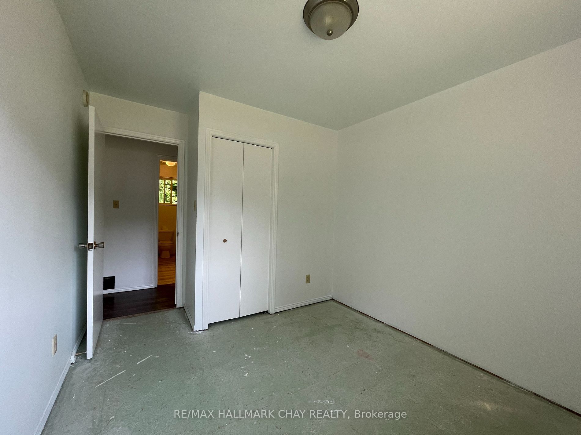 9555 Provincial Hwy 11
