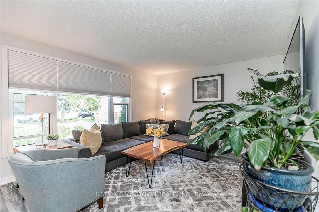 15 Braniff Crt