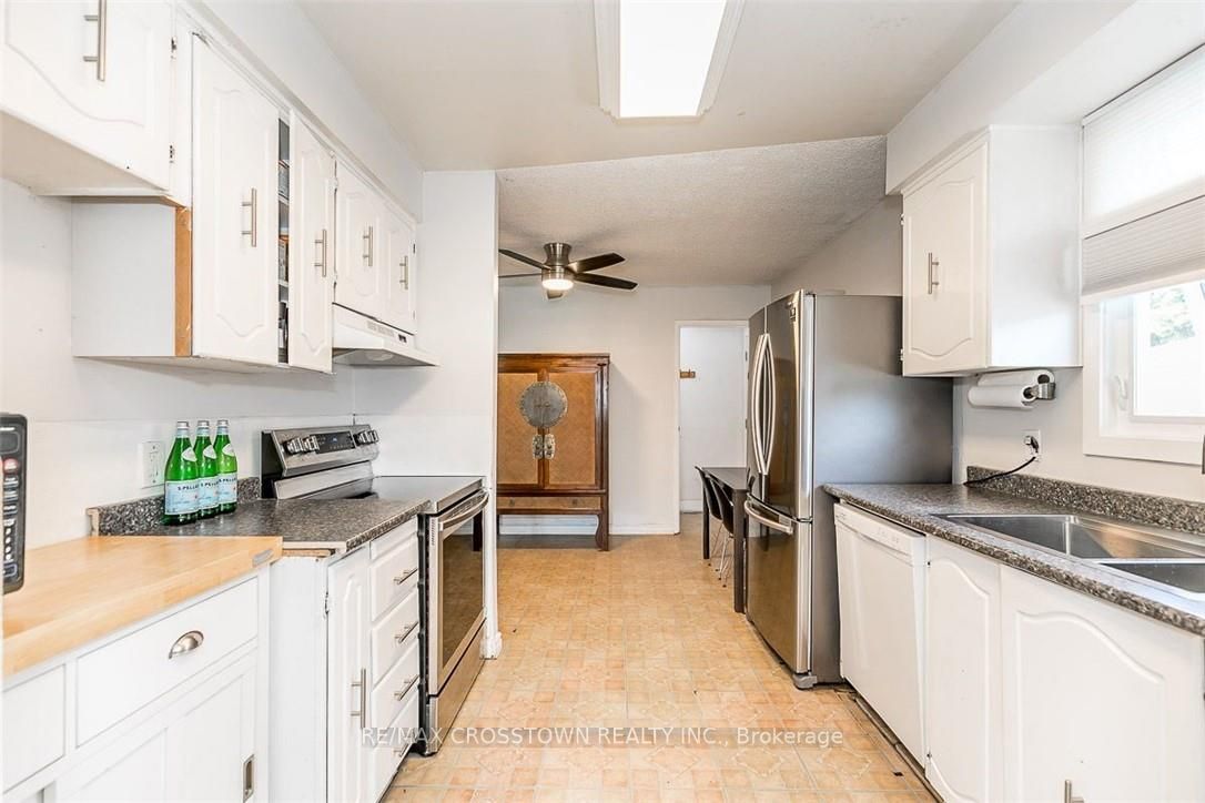 15 Braniff Crt