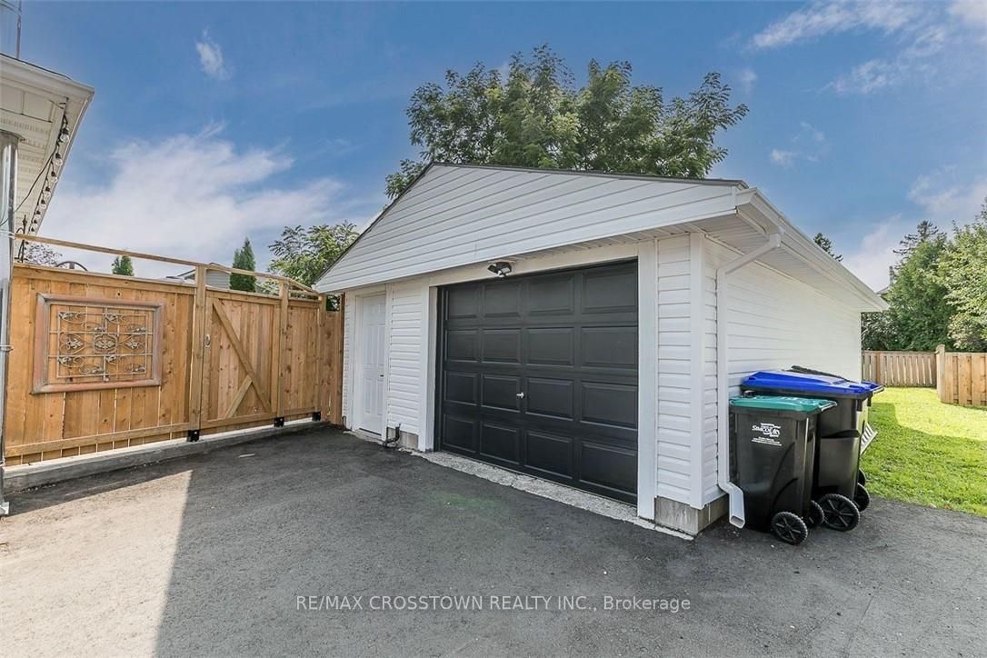 15 Braniff Crt