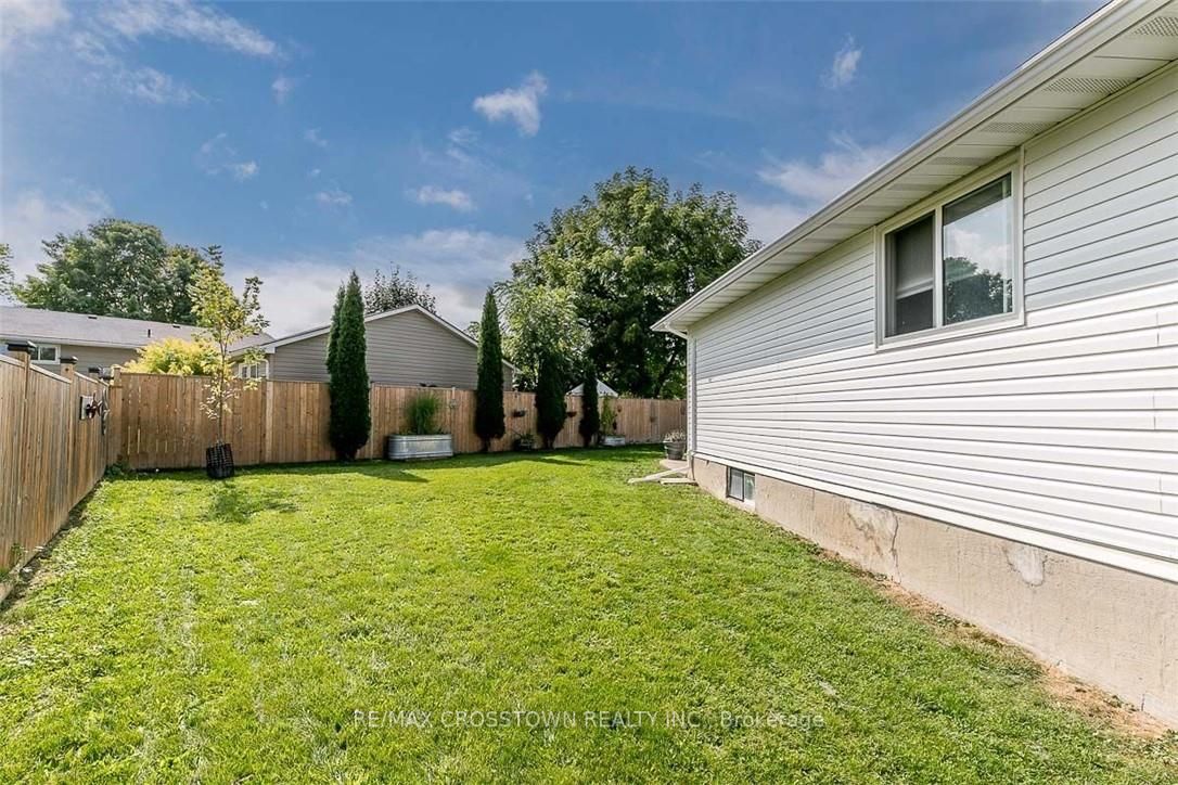 15 Braniff Crt