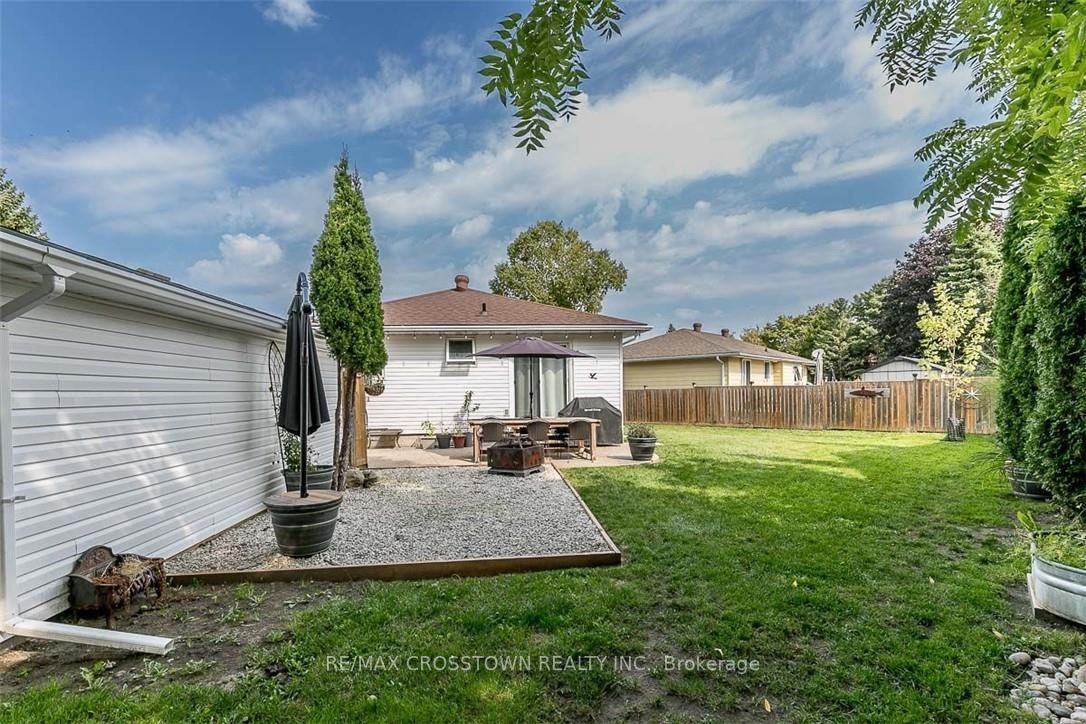 15 Braniff Crt