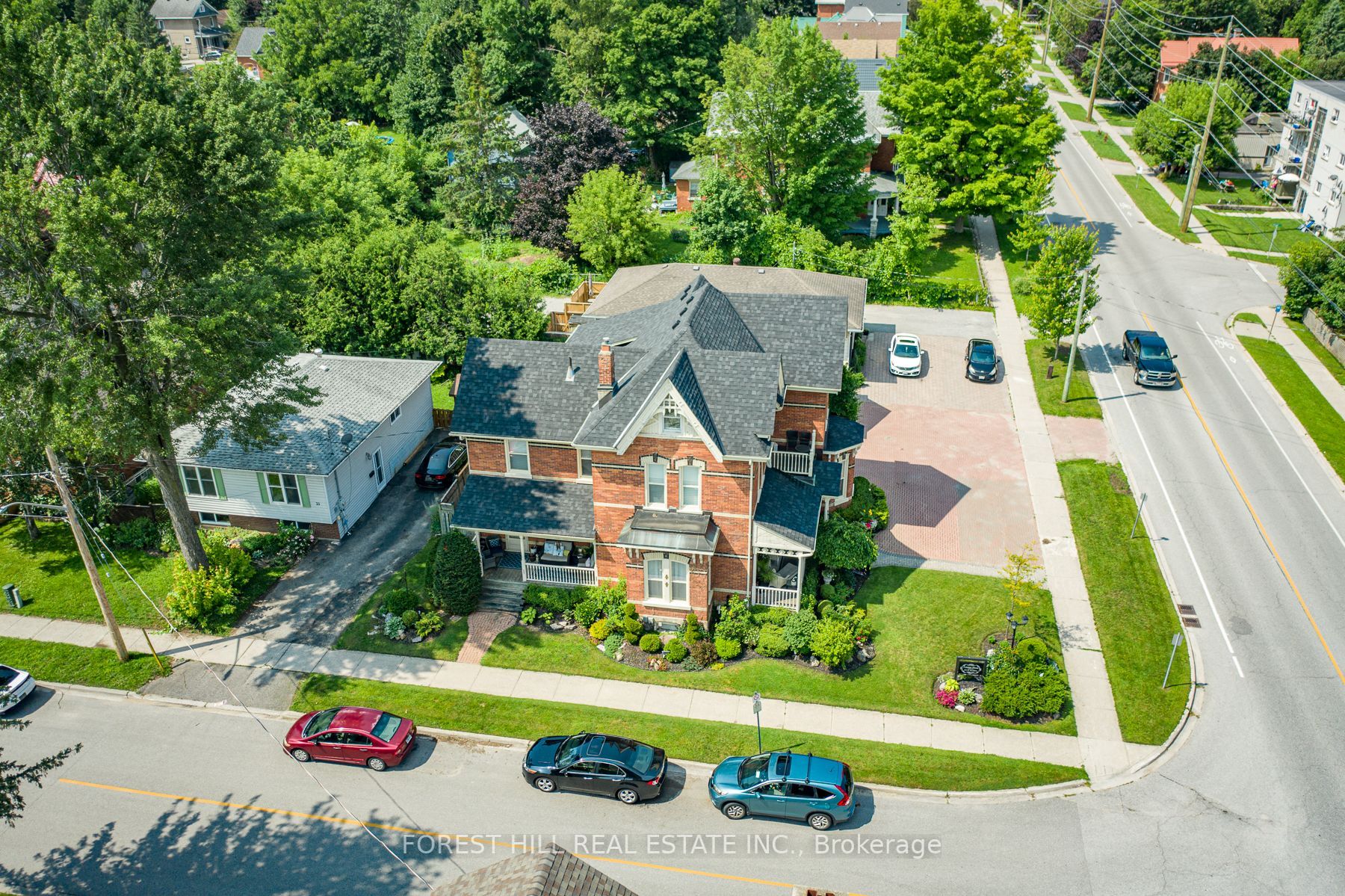 241 Mississaga St W