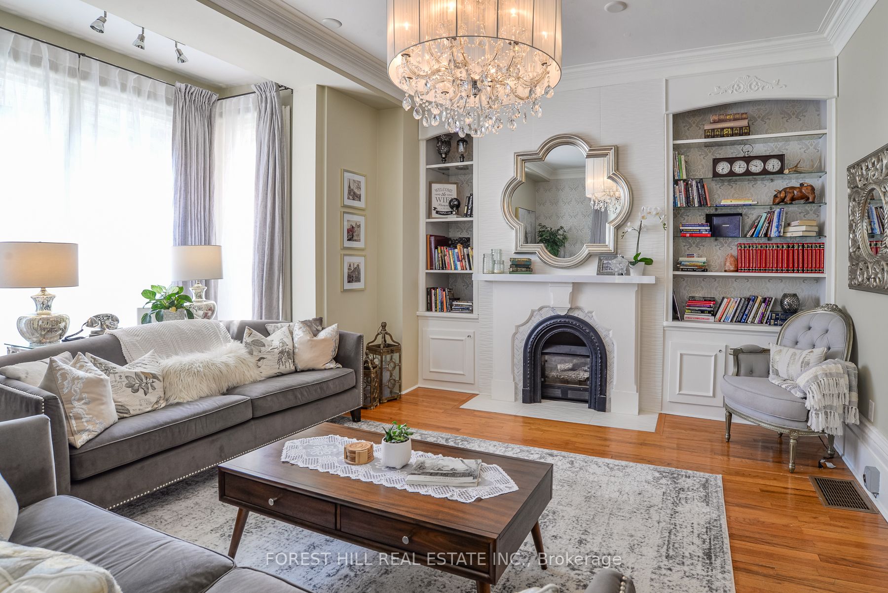 241 Mississaga St W