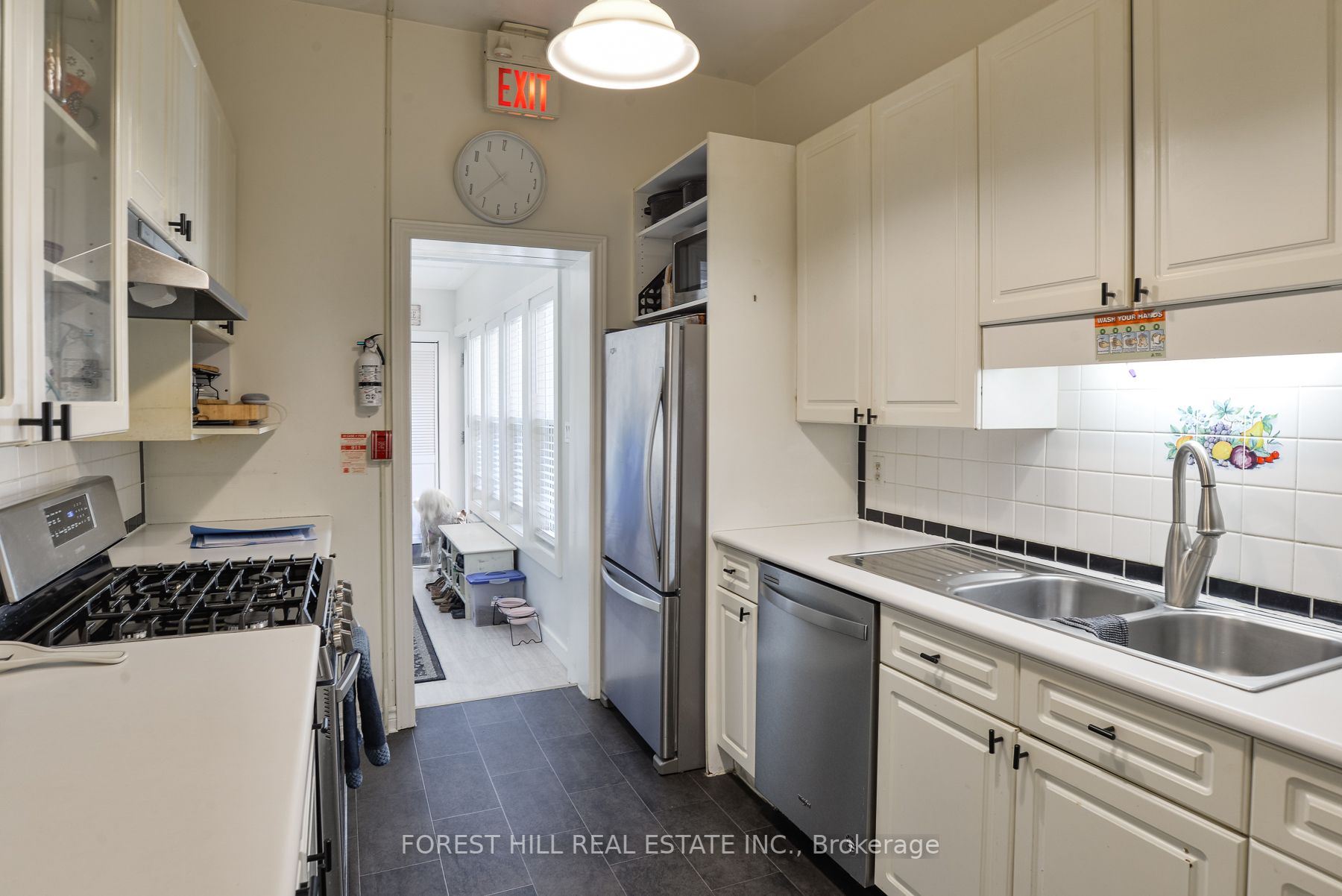 241 Mississaga St W