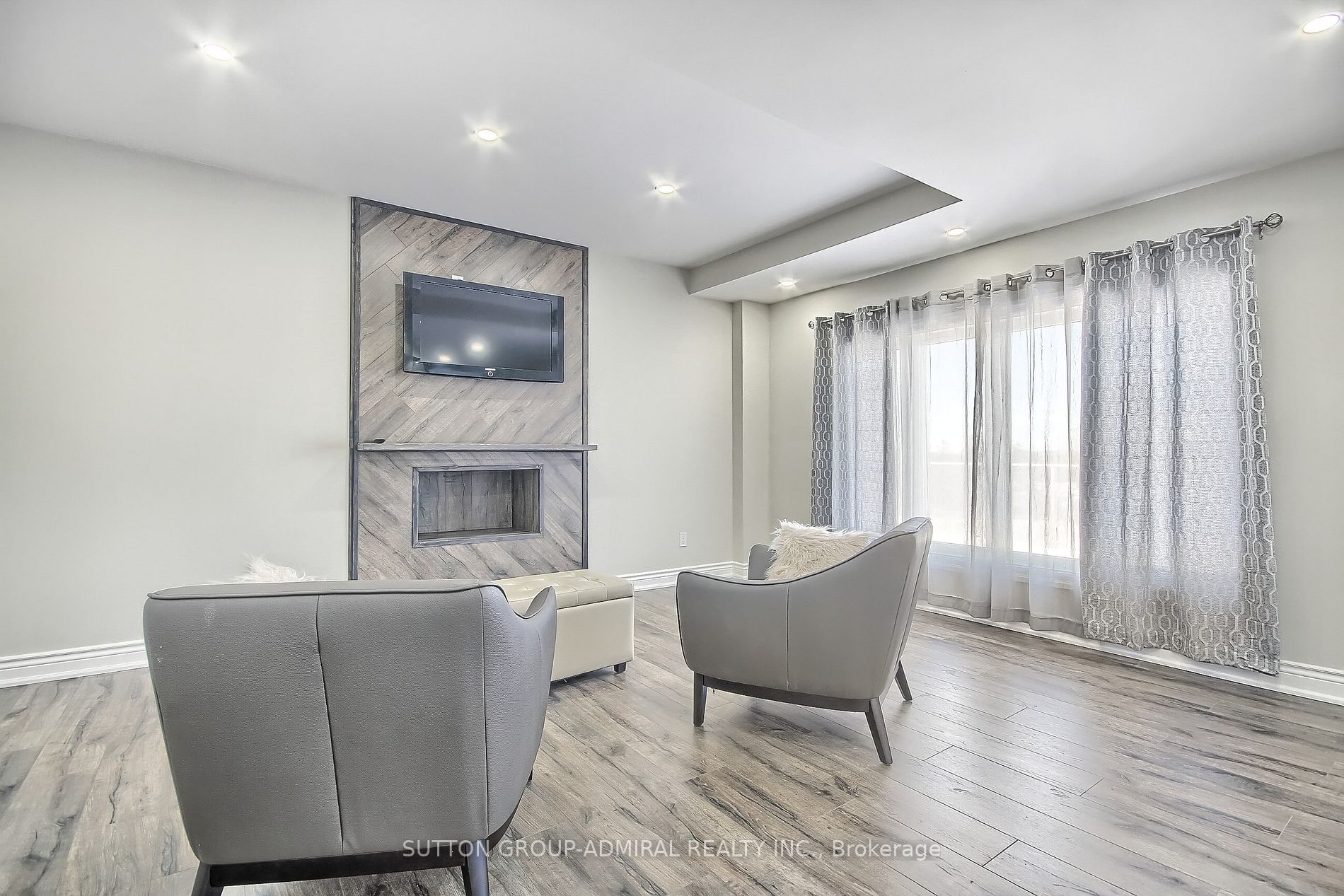 159 Muirfield Dr