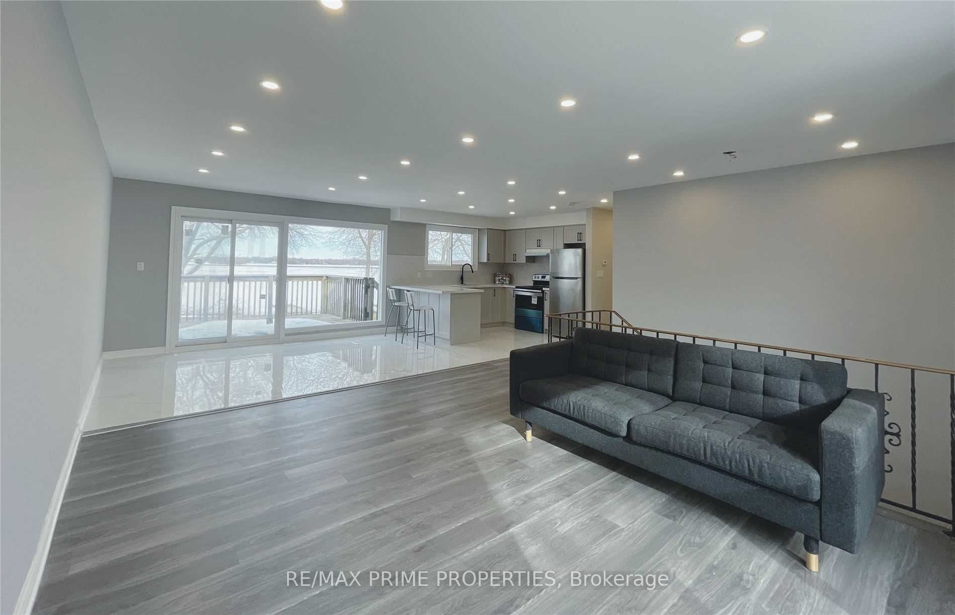 691 Glen Cres