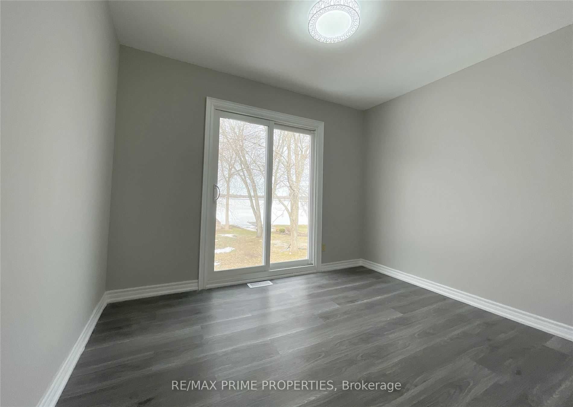 691 Glen Cres