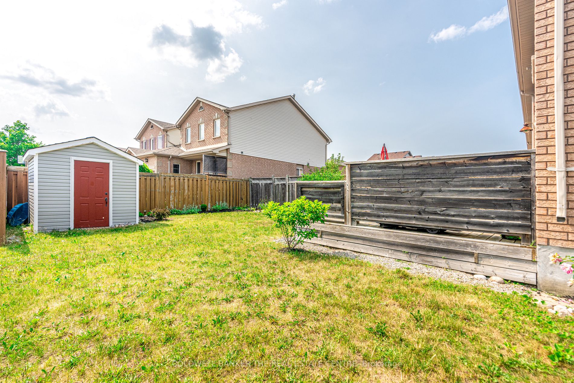 20 Silver Maple Crescent